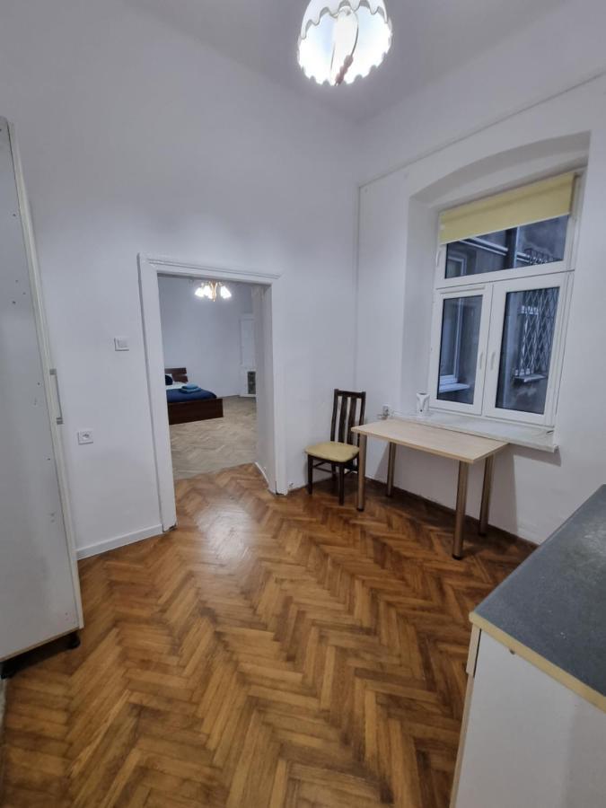 Nocleg W Centrum Czestochowy Nmp32 Czestochowa Bagian luar foto